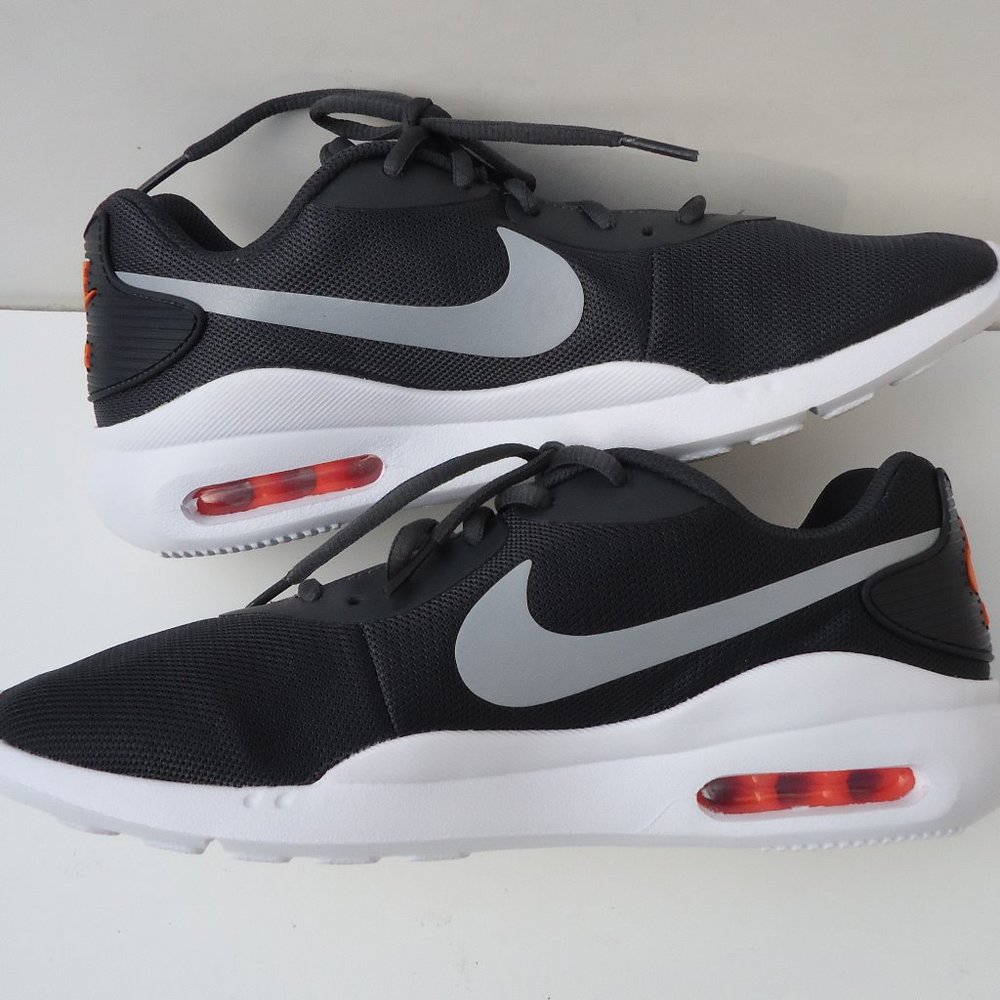 NWOB. SIZE 8. Nike Air Max Oketo training running sneakers shoes.